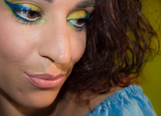 Monday Shadow Challenge : Chartreuse & Power Blue 