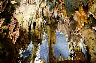 Beautiful Coc San Cave 