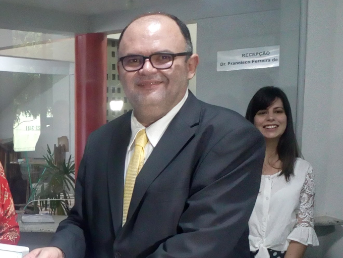 PRESIDENTE DA OAB CRATO, RENO FEITOSA, RECEBE HOMENAGEM DA ASSEMBLEIA LEGISLATIVA DO CEARÁ.