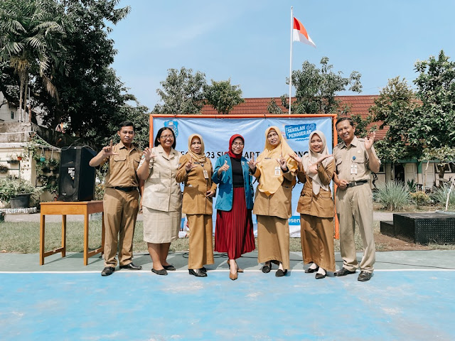 PEGIAT LITERASI INDONESIA BUNDA BACA KOTA SOLO SARA NEYRHIZA