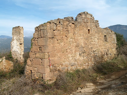 La masia enrunada d'Ocata