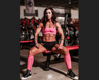 Female bodybuilding to show off their muscle mass