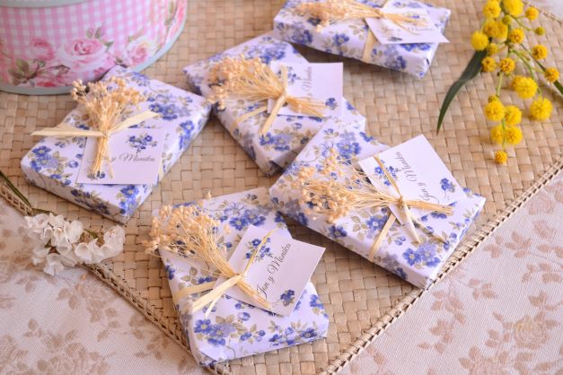 Jabones para detalles de boda en azul y blanco