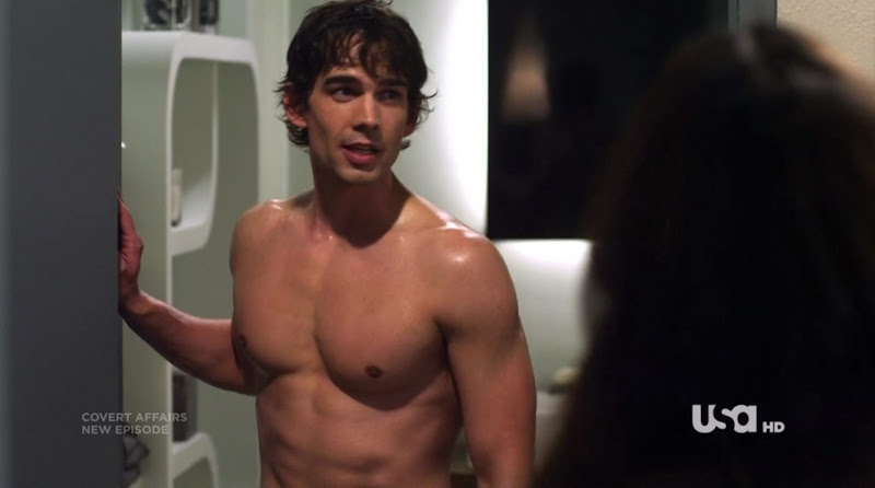 Christopher Gorham Shirtless on Covert Affairs s1e07