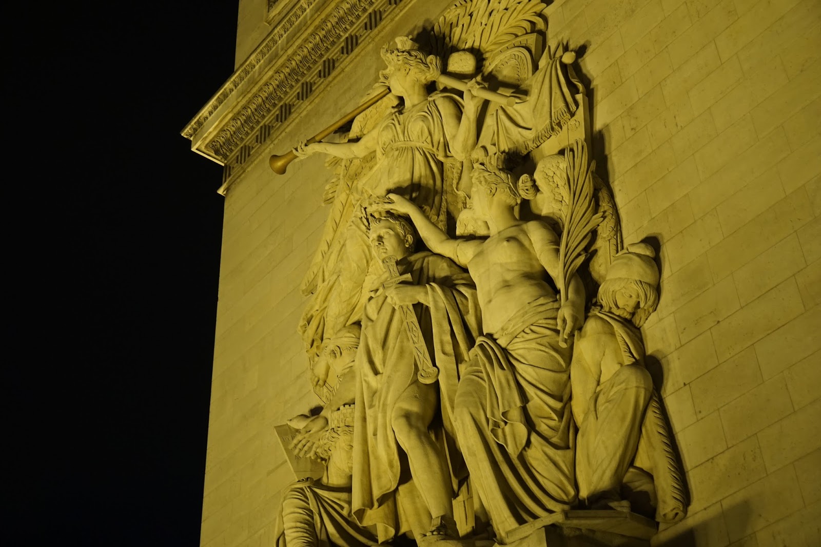 エトワールの凱旋門（Arc de triomphe de l'Étoile）　『1810年勝利』(Le Triomphe, 1810.)