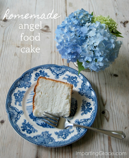 Simple recipe for the best angel food cake 
