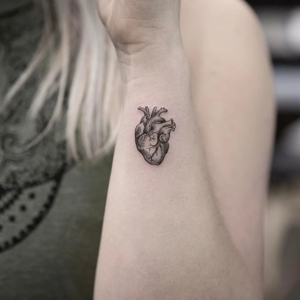 TATUAJES DE CORAZONES IDEAS Y SU SIGNIFICADO