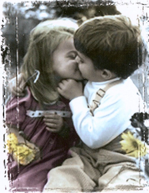 kissing games for girls. emo boys kissing girls.