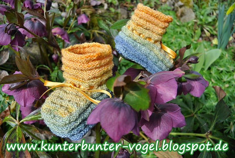 http://kunterbunter-vogel.blogspot.de/2015/04/baby-schuhe-aus-sockenwoll.html