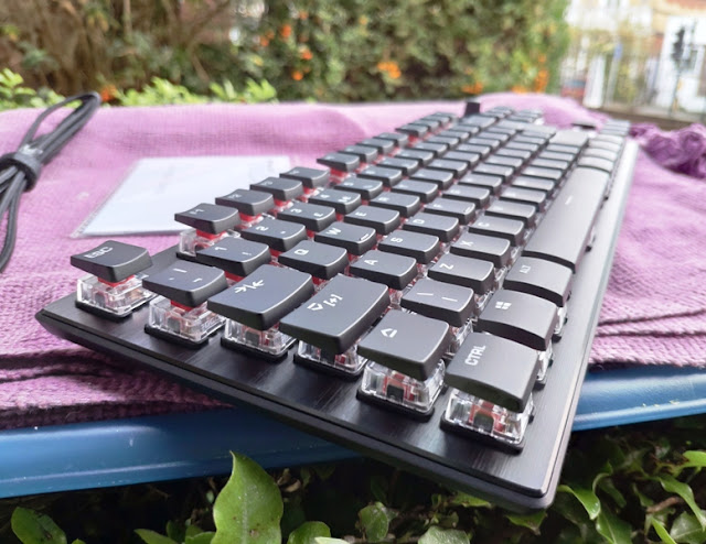 Roccat Vulcan Tkl Pro Review Tenkeyless Keyboard With Floating Keycaps Optical Switches Gadget Explained Reviews Gadgets Electronics Tech
