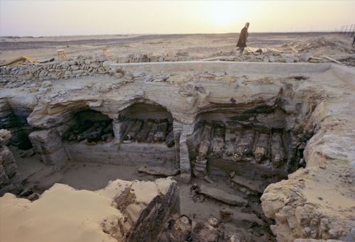 The Valley of the Golden Mummies .