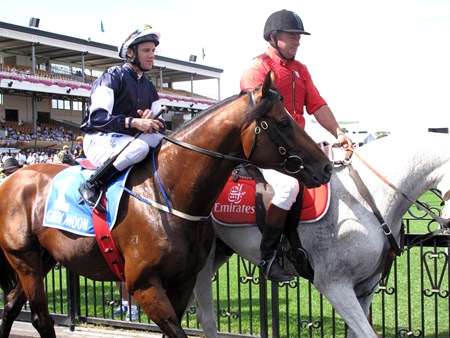 race7_green moon3