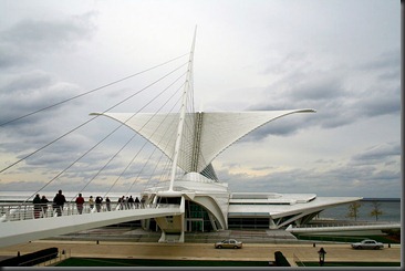 800px-Milwaukee_Art_Museum_1_(Mulad)