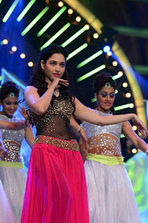 Tamanna Hot Dancing Stills At IIFA Awards