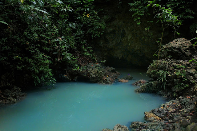 Gua Cirengganis di Cagar Alam Pananjung yang dipercaya airnya bisa membuat awet muda dan enteng jodoh.