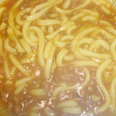 納豆カレーうどん（納豆に五木食品鍋焼カレーうどん）