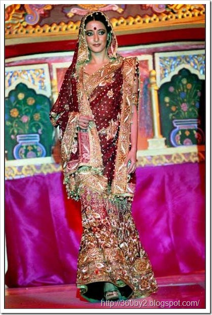 RIYA SEN & RAIMA SEN On The Ramp