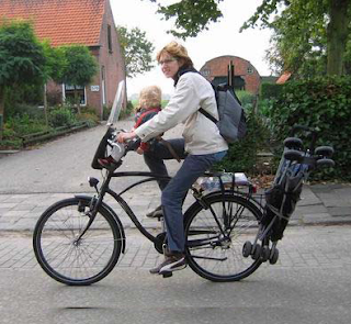 baby transport on bicycle