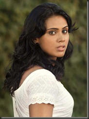 Actress Thulasi Nair in Kadal Movie Pictures