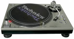 Technics SL – 1200KM2