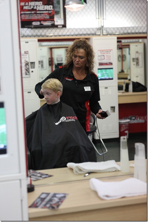 Alex getting a sportsclip haircut (6)-blog