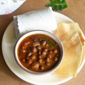 Puttu & Kadala curry