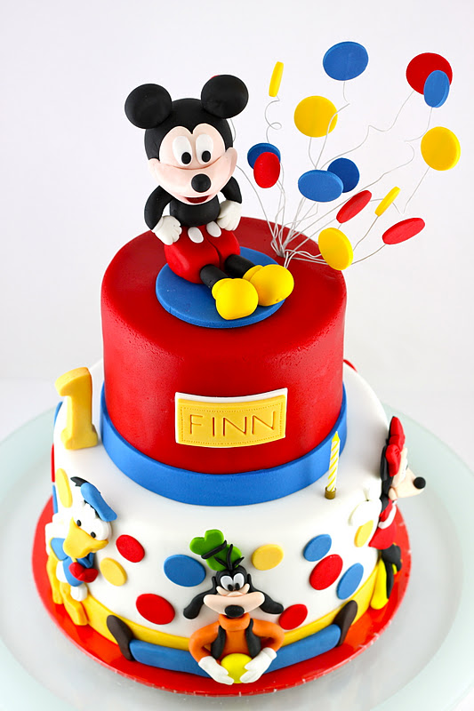 Sweet Art Cakes By Milbree Moments Finnegan Cole S Mickey Mouse Cake