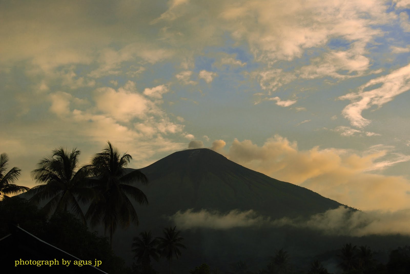  gambar  Gunung  Gamalam di Ternate maluku Utara Ardi La 