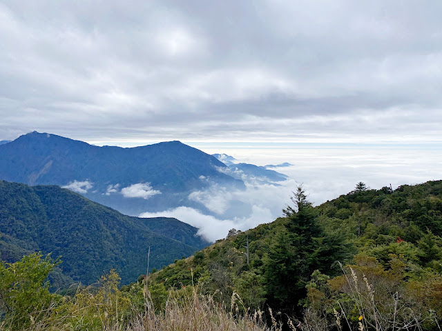 斯拉巴庫山下山途中--展望石山、溪南山