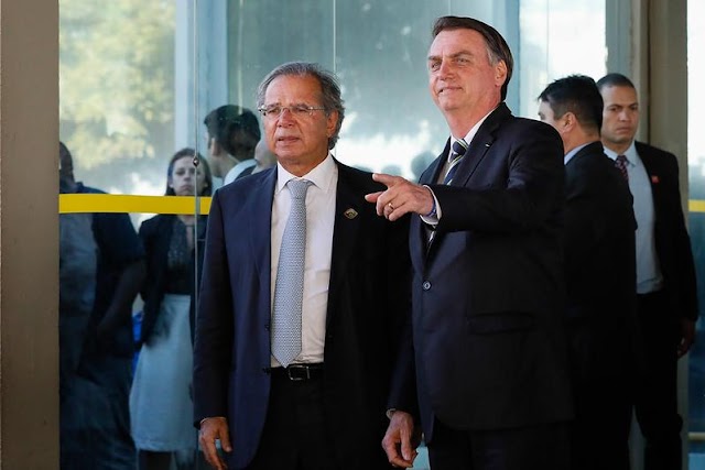 Governo Bolsonaro recua e mantém gastos com Educação superiores aos da Defesa