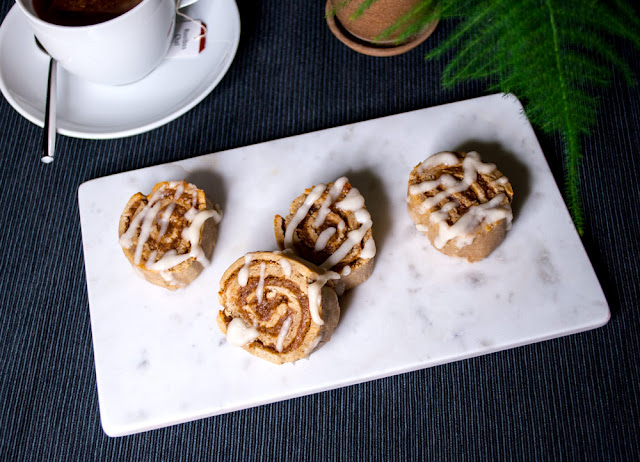 yunaban, vegan, glutenfree, glutenfrei, cinnamon, cinnamon rolls, icing, free from refined sugar, baking, backen, recipe, rezept, schweiz, blog, blogger, zuckerguss, cinnamon bun, zimtschnecke, dessert, treat