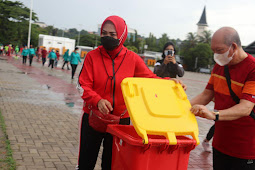Widya Murad Ismail Peduli Sampah di Lapangan Merdeka Ambon