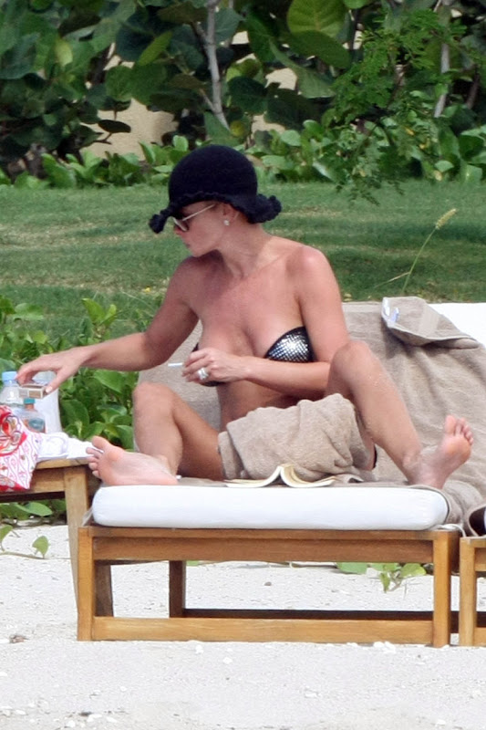 Jaime Pressly – Bikini Picture in Mexico 