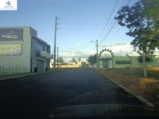 Rua do Icasa recém-asfaltada.