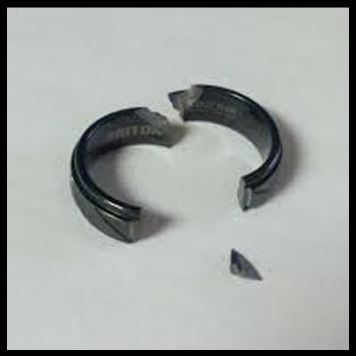 Yep, this can happen with alternative metal wedding rings.