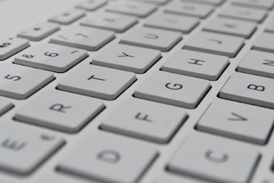 Cara Mengetik Simbol @ di Keyboard Laptop Lenovo dengan Cepat dan Simpel