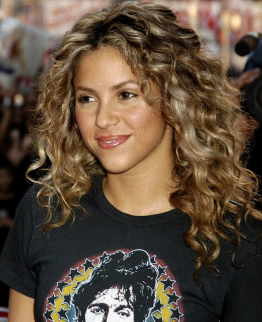 African Singer Shakira Natural Hairstyles 2015