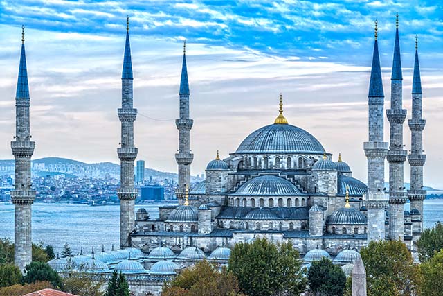 Mengagumi Pesona  Masjid Biru Blue Mosque di Istanbul 