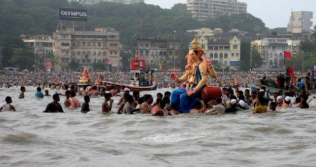 Lalbaugcha Raja Visarjan Photos, Lalbaugcha Raja Visarjan Photos 2012, Lalbaugcha Raja Visarjan Photos Mumbai 2012, Lalbaugcha Raja Visarjan Photos Mumbai India 2012