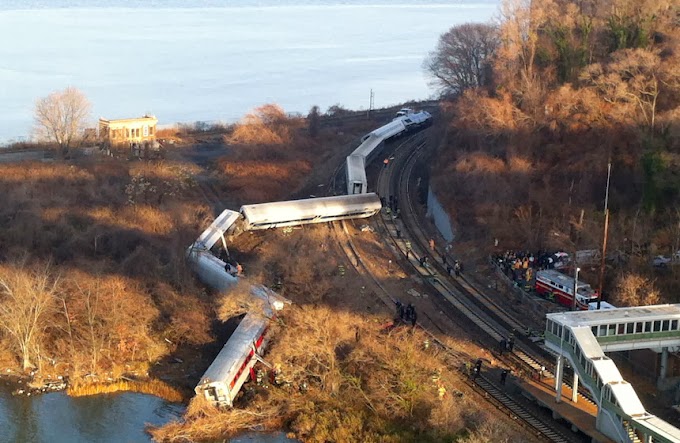 Descarrila tren en Nueva York; cuatro muertos