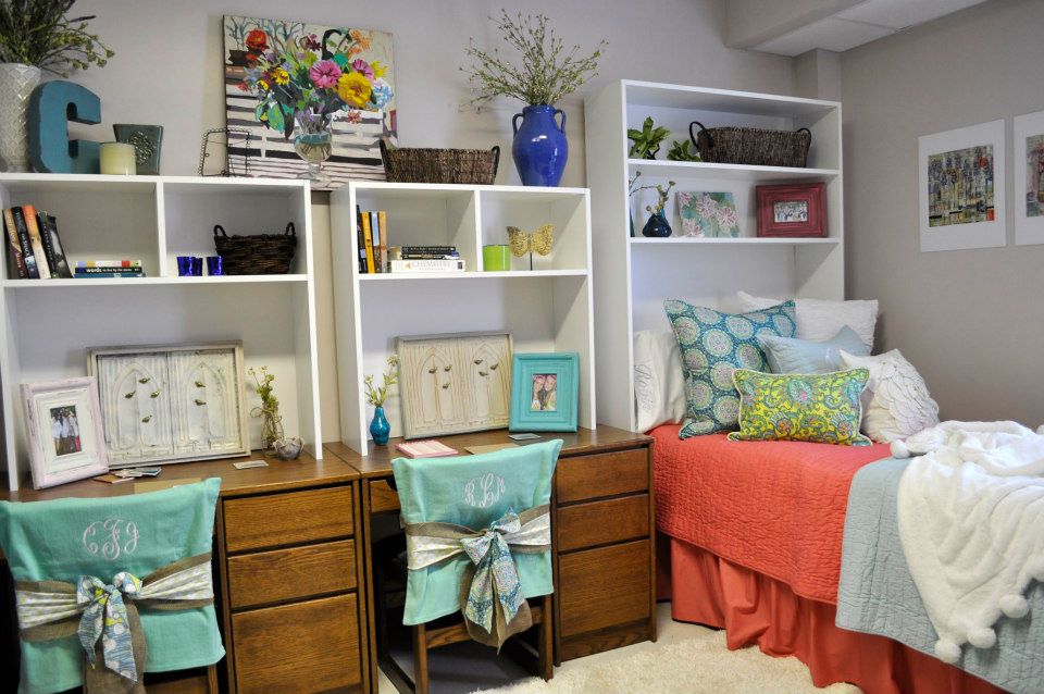 The Domestic Curator: DORM ROOMS: Decorating A Small Space With Style