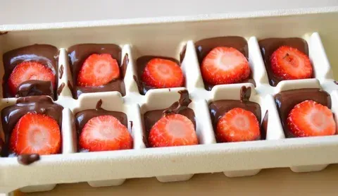 Frozen Chocolate-Covered Strawberries: A Sweet and Refreshing Treat