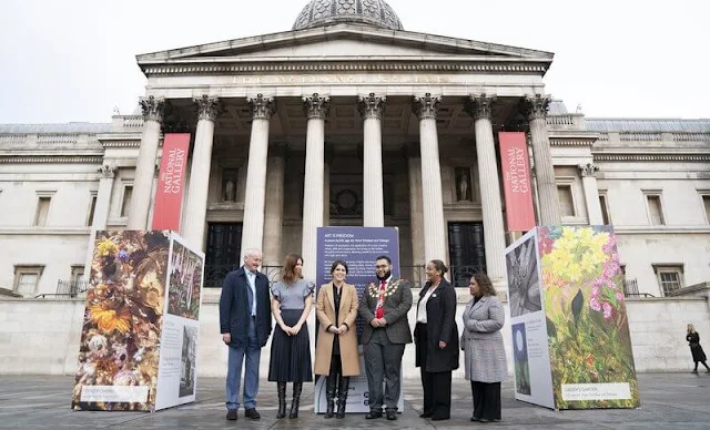 Princess Eugenie wore a Sandro gaby beige coat which she has worn since 2016. The Princess wore a black dress