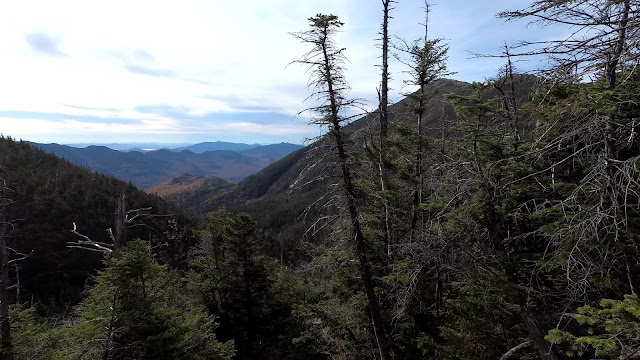 State Range Trail (Sentier State Range) avec vue sur le Little Haystack