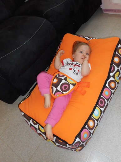 Le Baby Pouf Monsieur Bebe La Relaxation En Toute Securite Pour Votre Bebe Concours