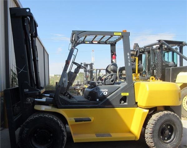 Xe nâng Komatsu 7 tấn FD70T-10