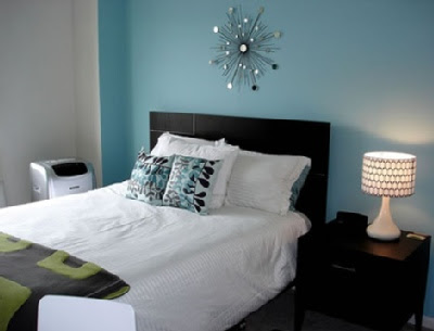 Teal Bedroom Ideas on Like The Contrast Of This Light Teal Bedroom With The Dark