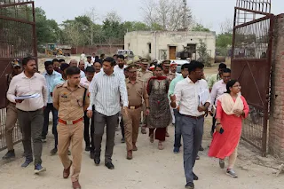 #JaunpurNews : डीएम, एसपी ने किया मतगणना स्थल का निरीक्षण | #NayaSaveraNetwork
