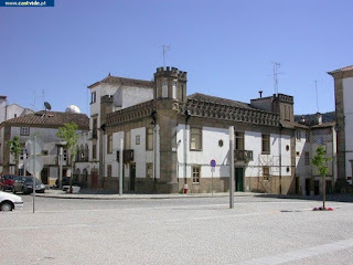 BUILDING / (3) Casas Antigas, Praça D. Pedro V, Castelo de Vide, Portugal