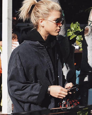  Sofia Richie kimdir - boyu - sevgilisi. Sofia Richie yaşı - ailesi - yaşı - Justin Bieber.